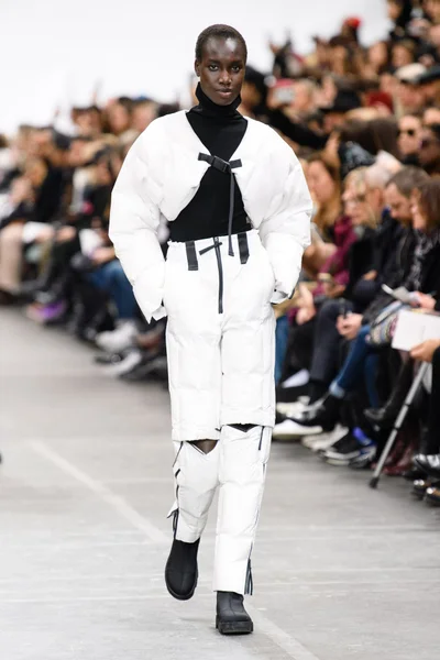 Look 26